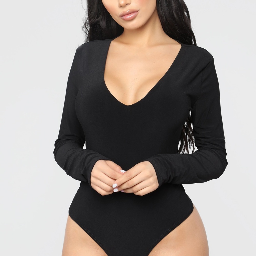 FN Louise V Neck Bodysuit - black